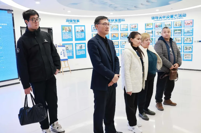 哈萨克斯坦医疗代表团访问医赛尔—— 共谋外泌体技术丝路合作